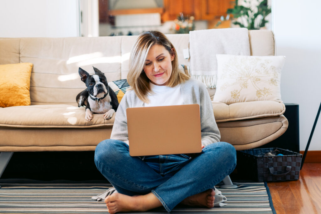 Webinar promo picture. Woman watching webinar.